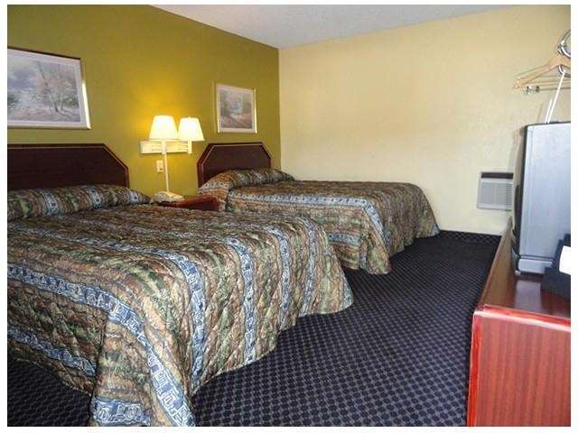 Scottish Inns And Suites Dayton Room photo